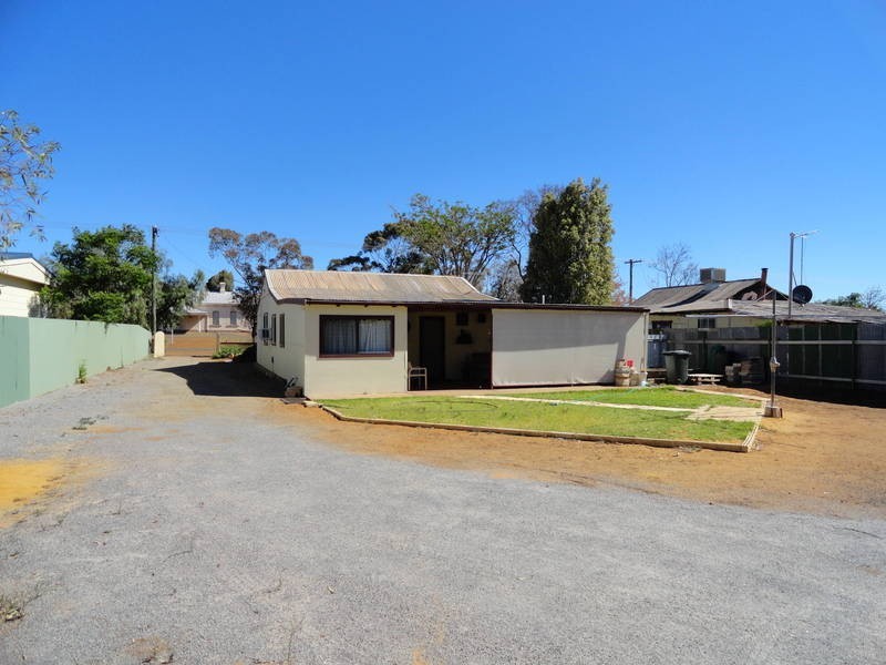 88 Woodward Street, Coolgardie WA 6429