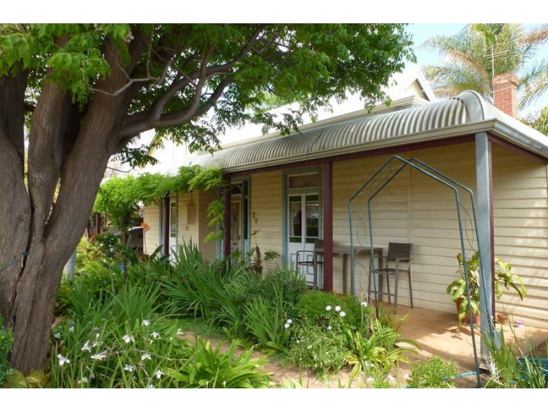 29 Broadarrow Rd, Kalgoorlie WA 6430