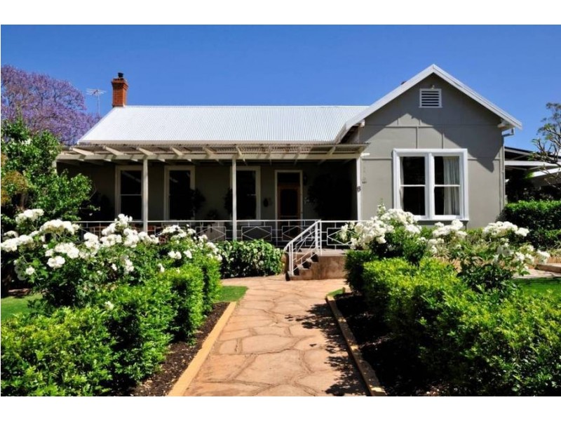 6 Elizabeth St, Kalgoorlie WA 6430