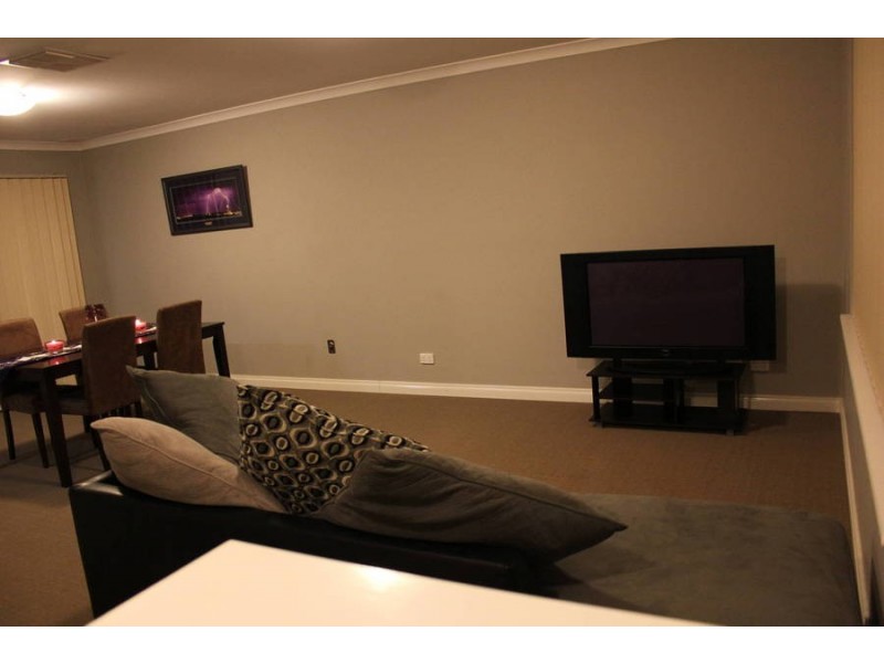 2/6 Rhodes St, Kalgoorlie WA 6430