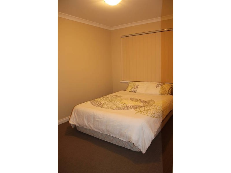 2/6 Rhodes St, Kalgoorlie WA 6430