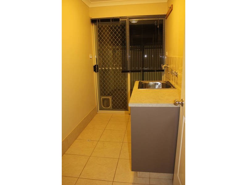 2/6 Rhodes St, Kalgoorlie WA 6430