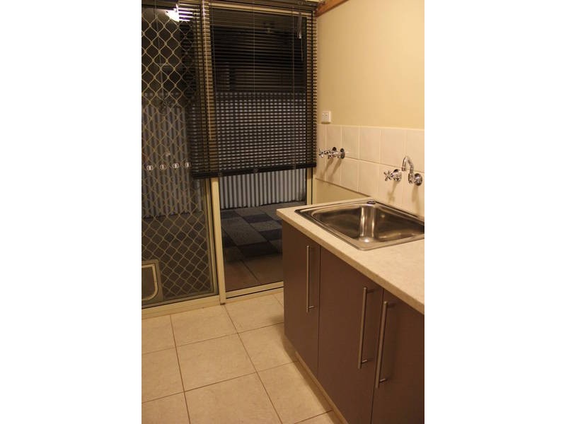 2/6 Rhodes St, Kalgoorlie WA 6430