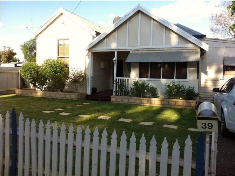 39 Rosenberg Cr, Kalgoorlie WA 6430