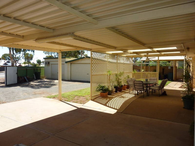 68 Federal Rd, Kalgoorlie WA 6430