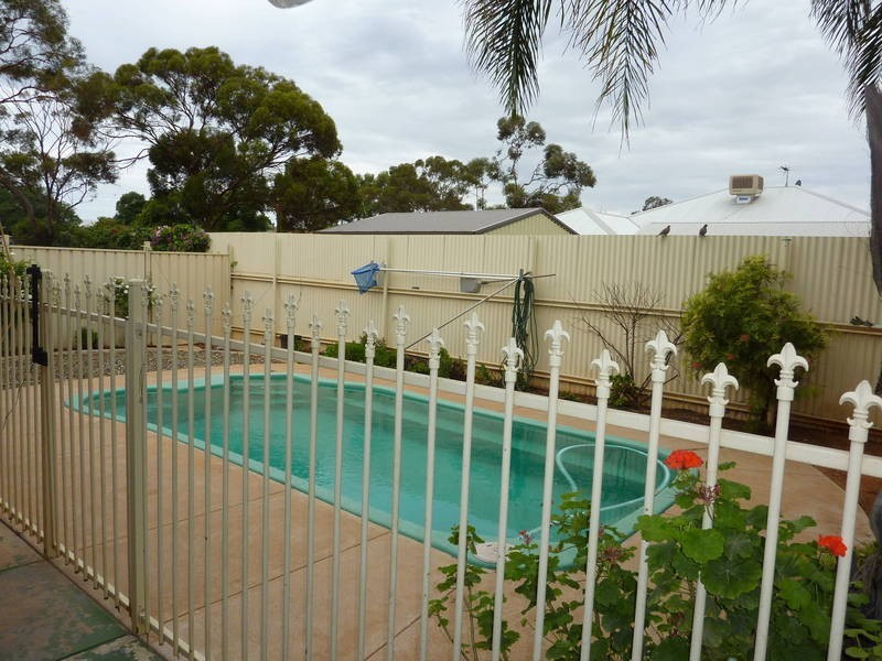 10 Oswald St, Kalgoorlie WA 6430