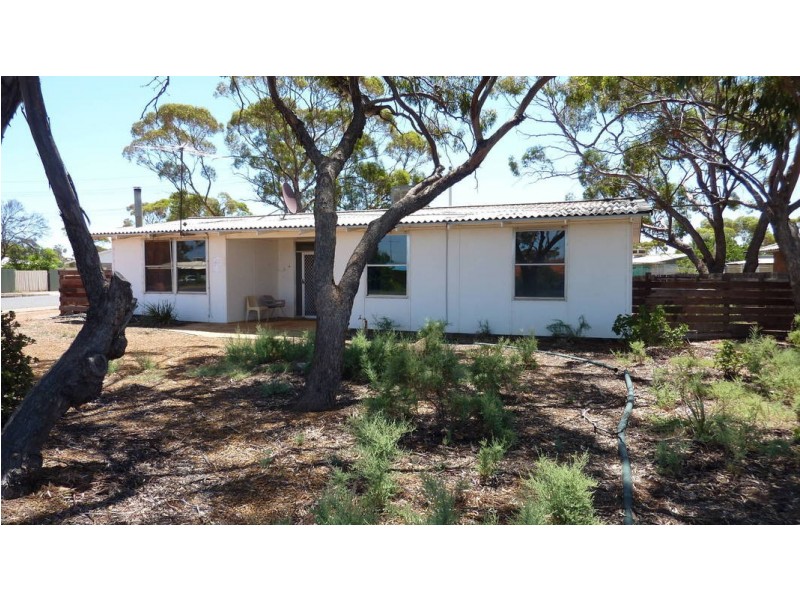 37 Grevillea Crescent, Kambalda West WA 6442