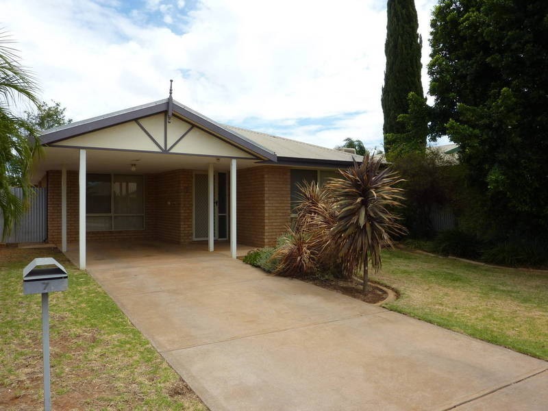 7 Crowley Gardens, Kalgoorlie WA 6430