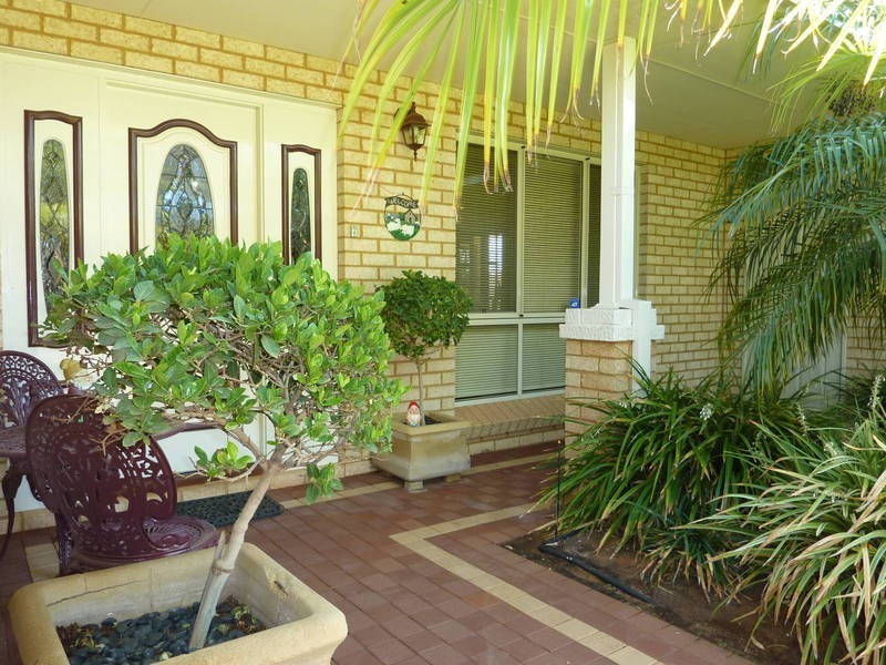 16 Geoffrey Stokes Pde, Kalgoorlie WA 6430