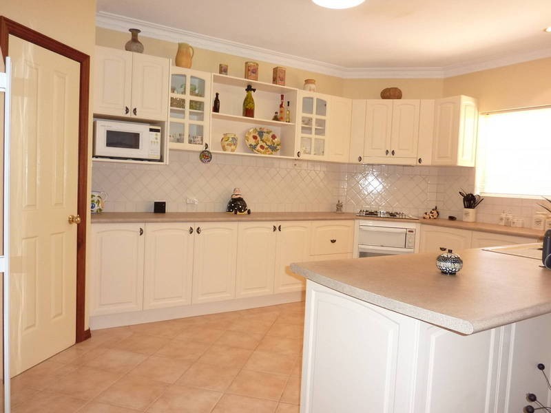 16 Geoffrey Stokes Pde, Kalgoorlie WA 6430