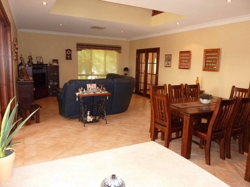 16 Geoffrey Stokes Pde, Kalgoorlie WA 6430