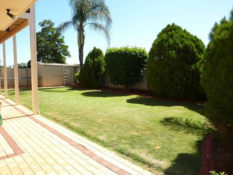 16 Geoffrey Stokes Pde, Kalgoorlie WA 6430
