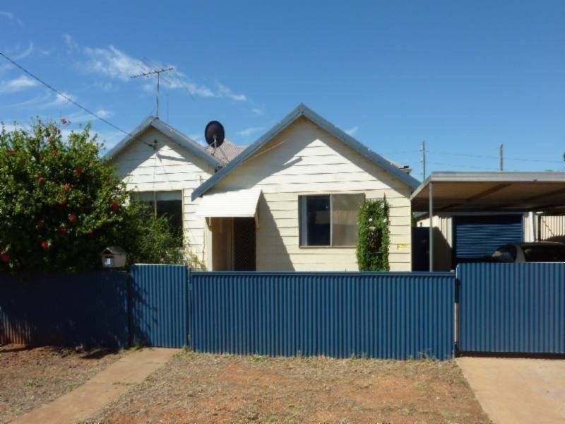 5 Chamberlain St, Lamington WA 6430