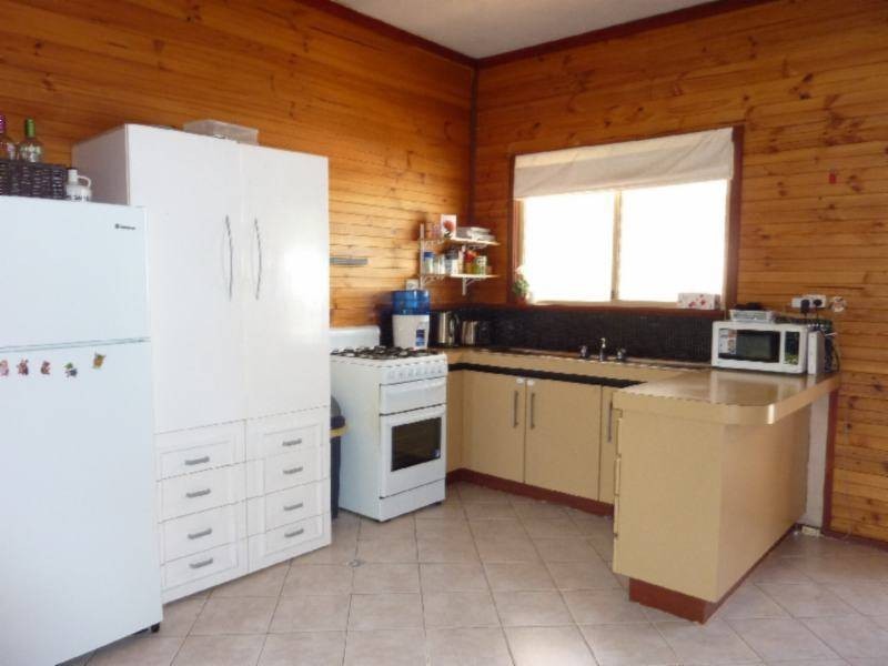 5 Chamberlain St, Lamington WA 6430