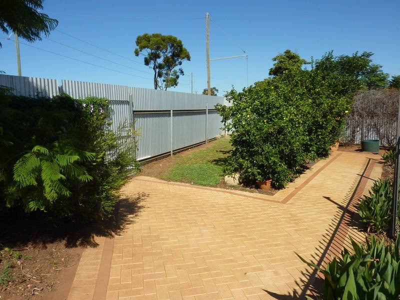 5 Chamberlain St, Lamington WA 6430