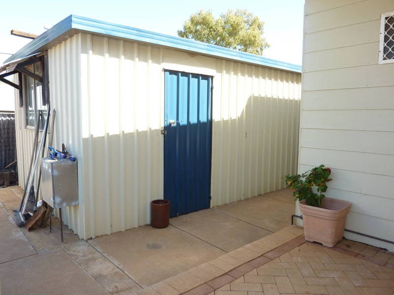 5 Chamberlain St, Lamington WA 6430