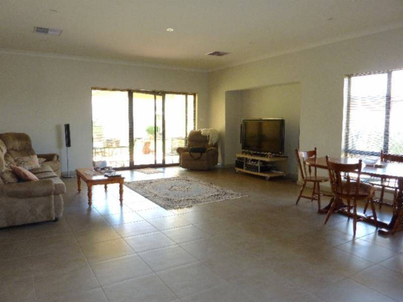 30 McCarthy St, Kalgoorlie WA 6430