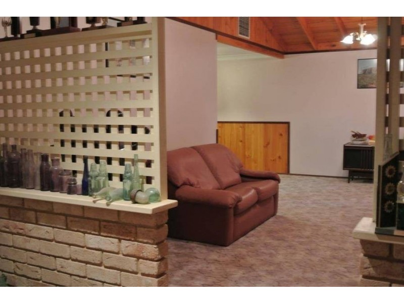 92 North Terrace, Victory Heights WA 6432