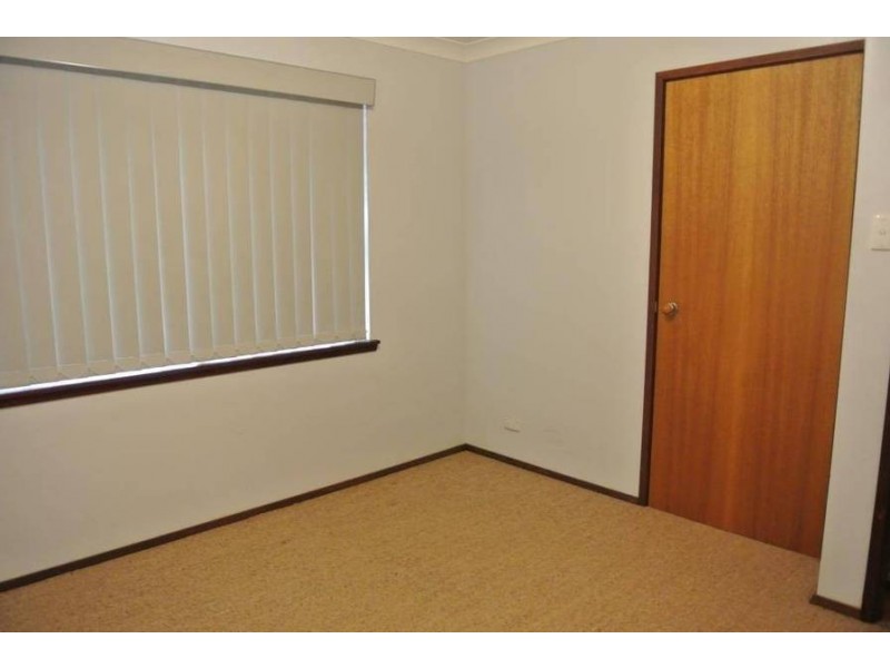 92 North Terrace, Victory Heights WA 6432