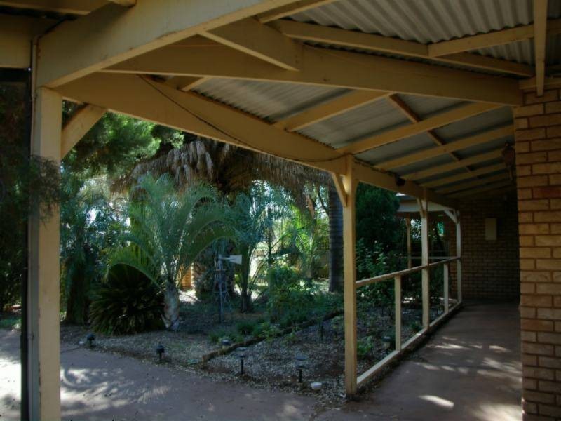 92 North Terrace, Victory Heights WA 6432