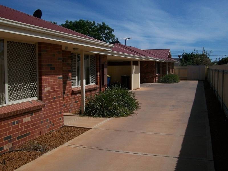 2/6 Rhodes St, Kalgoorlie WA 6430