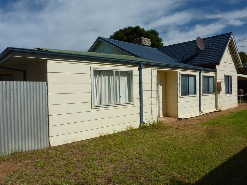 55 Graeme St, Lamington WA 6430