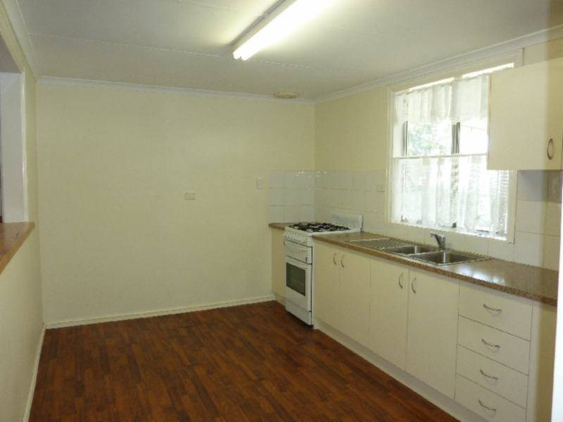 8 Watts Close, Boulder WA 6432