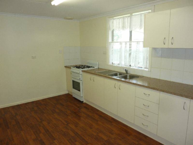 8 Watts Close, Boulder WA 6432