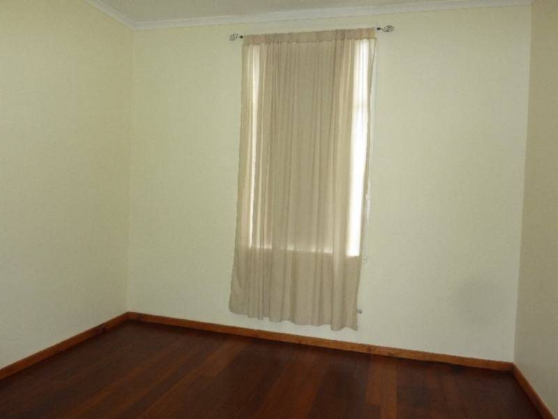 8 Watts Close, Boulder WA 6432