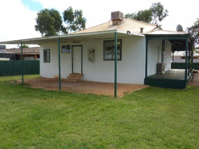 8 Watts Close, Boulder WA 6432