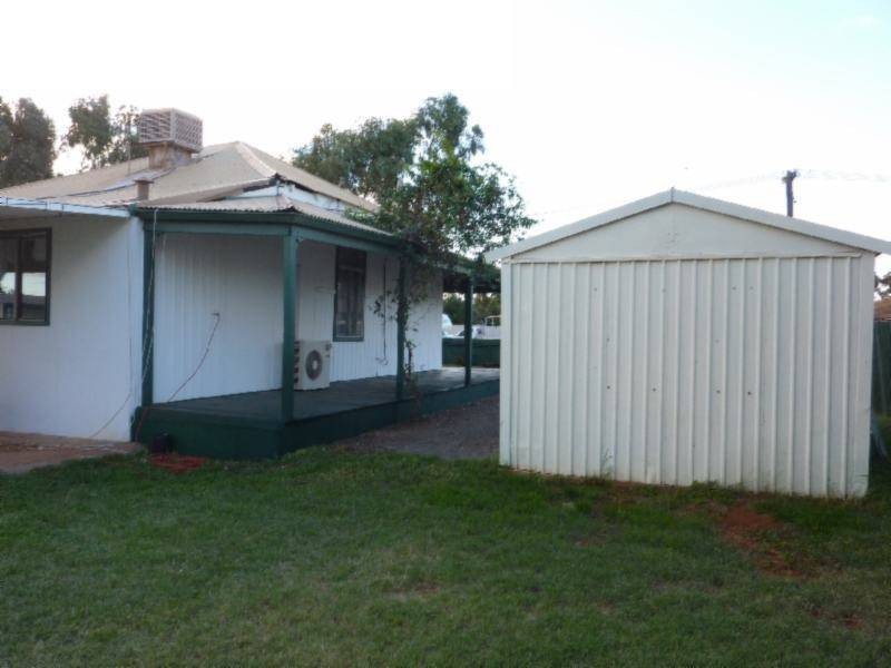 8 Watts Close, Boulder WA 6432