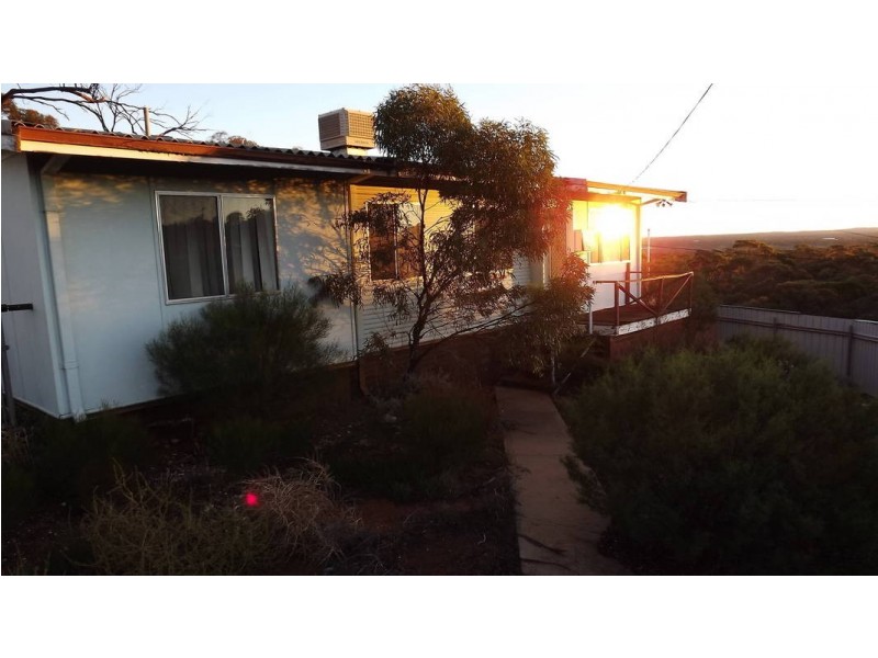 56 Serpentine Rd, Kambalda East WA 6442