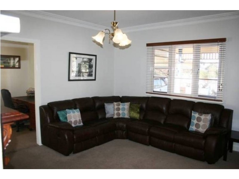 44 Ward Street, Lamington WA 6430