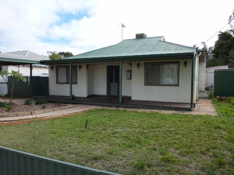 8 Lewis St, Lamington WA 6430