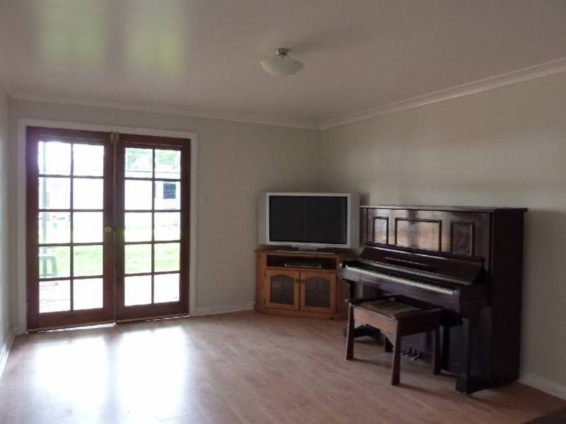 8 Lewis St, Lamington WA 6430