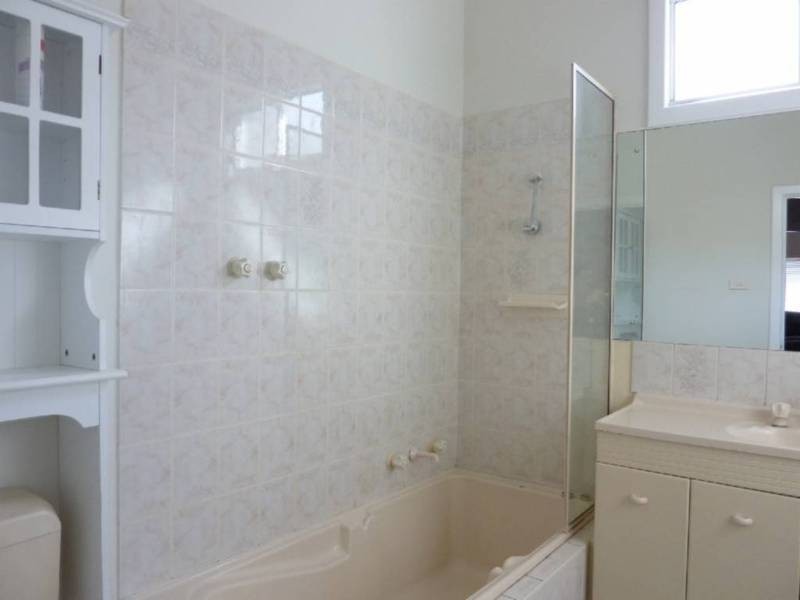 8 Lewis St, Lamington WA 6430