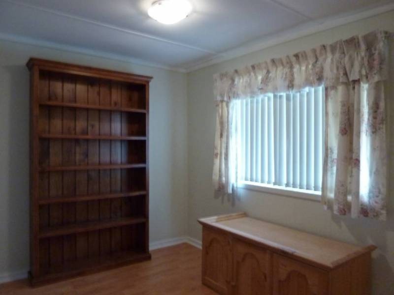 8 Lewis St, Lamington WA 6430