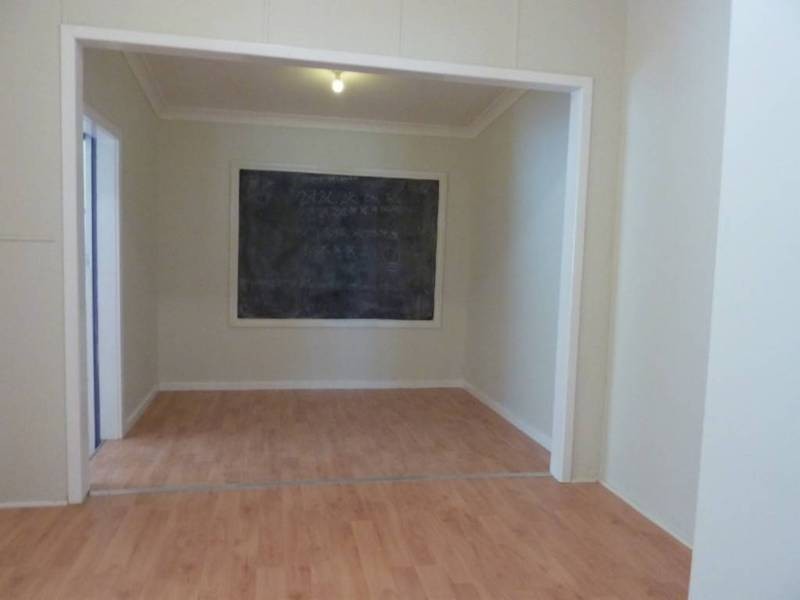 8 Lewis St, Lamington WA 6430