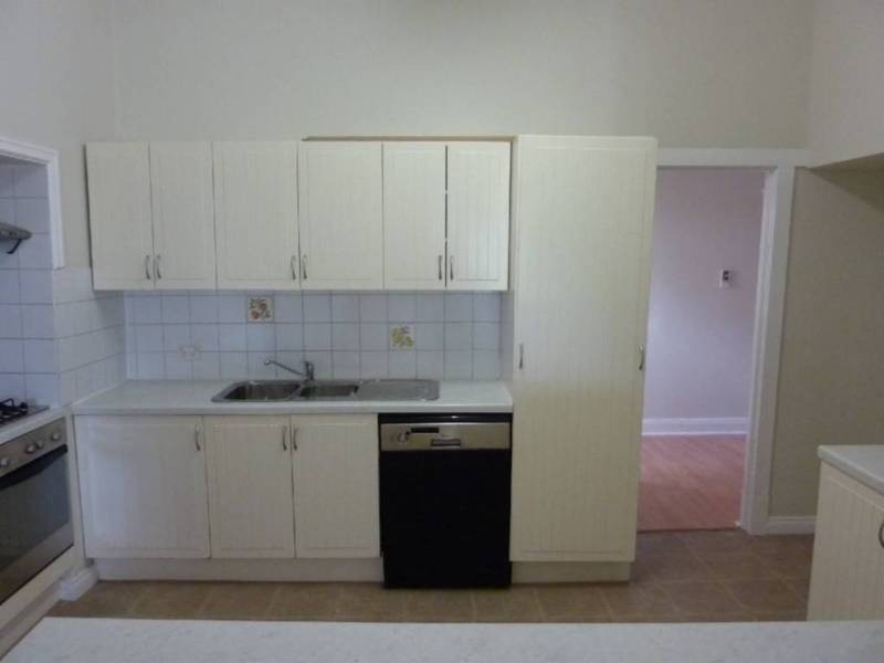 8 Lewis St, Lamington WA 6430