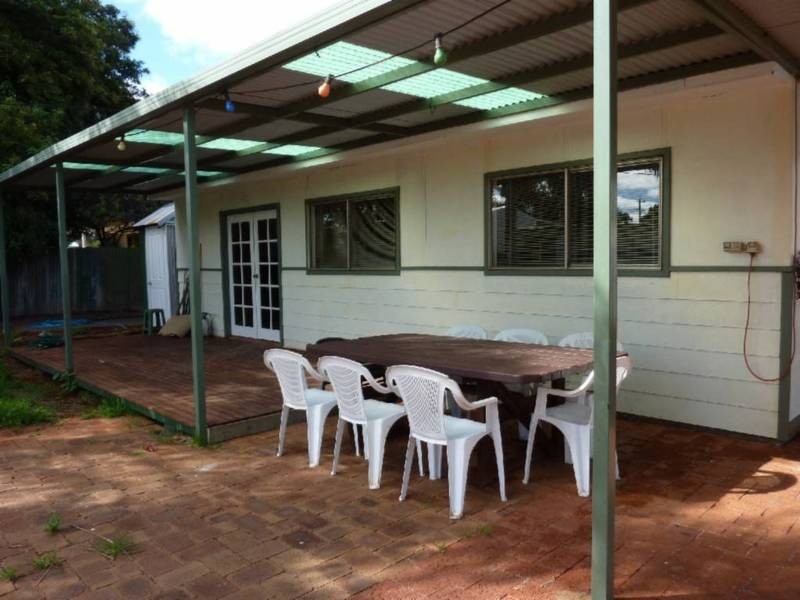 8 Lewis St, Lamington WA 6430