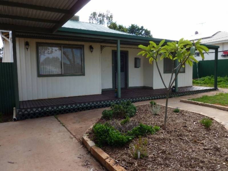 8 Lewis St, Lamington WA 6430