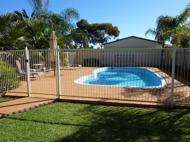 84 Ward St, Lamington WA 6430