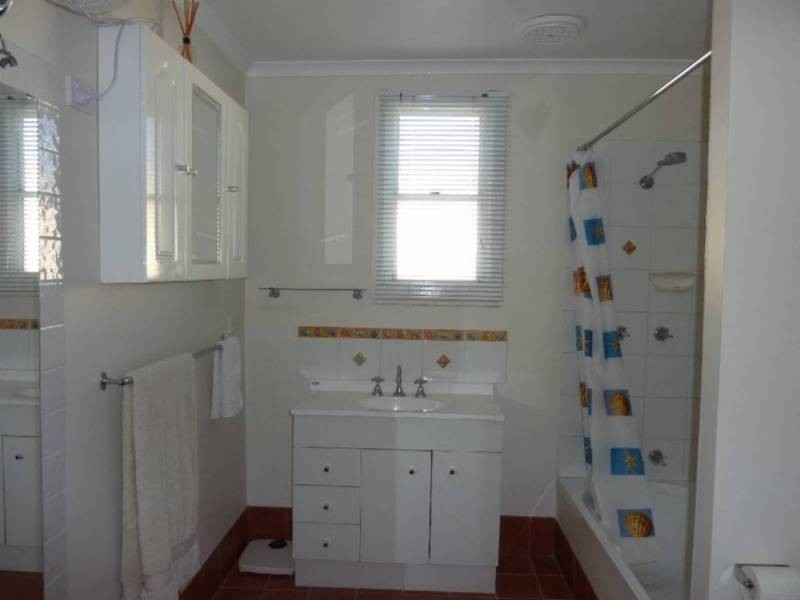 84 Ward St, Lamington WA 6430