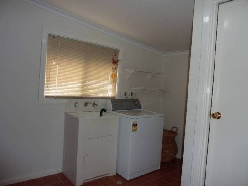 84 Ward St, Lamington WA 6430