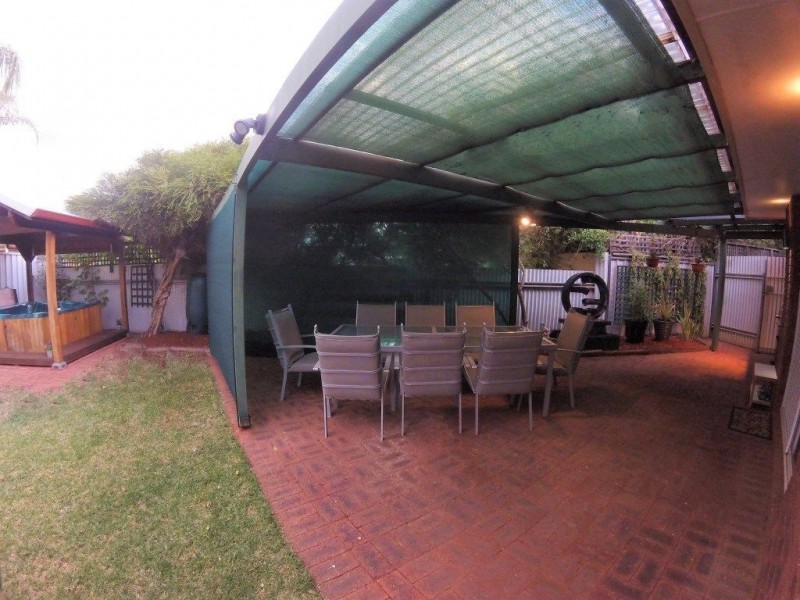 5B Kookynie Close, Hannans WA 6430