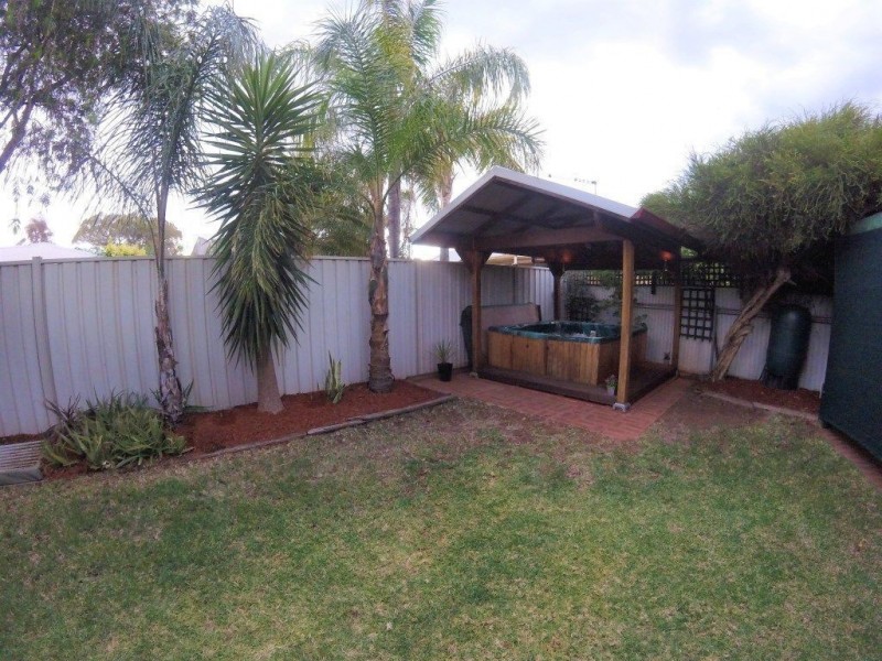5B Kookynie Close, Hannans WA 6430
