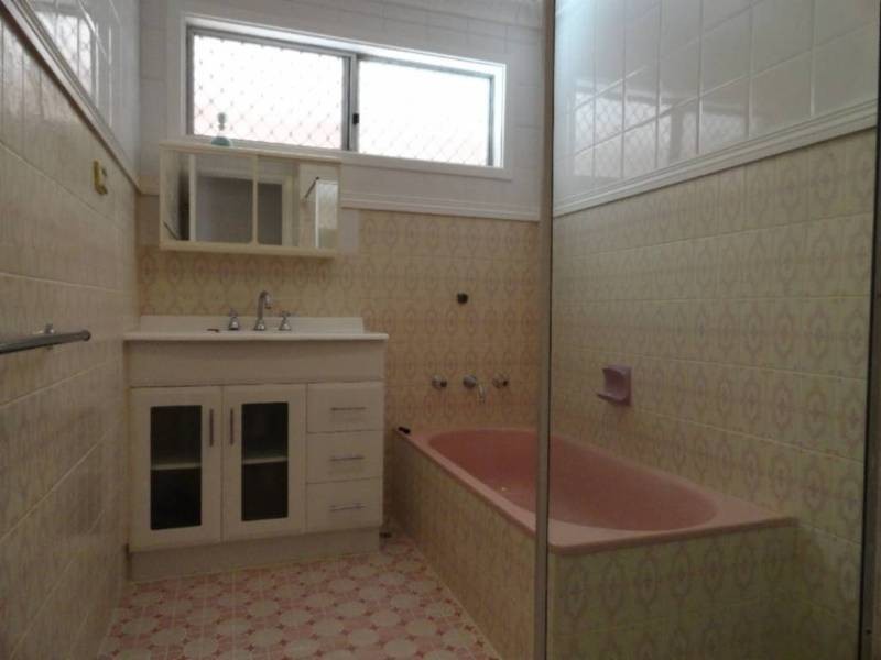 218 Hare St, Lamington WA 6430