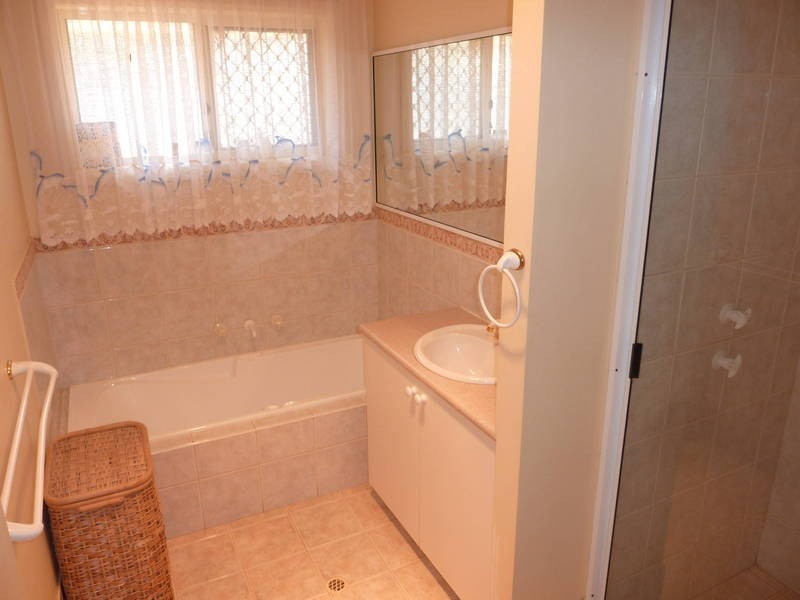 358B Piccadilly St, Lamington WA 6430