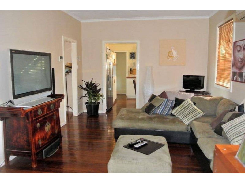 100 Collins St, Lamington WA 6430