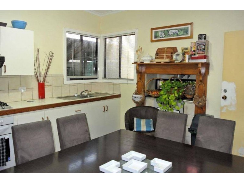 100 Collins St, Lamington WA 6430